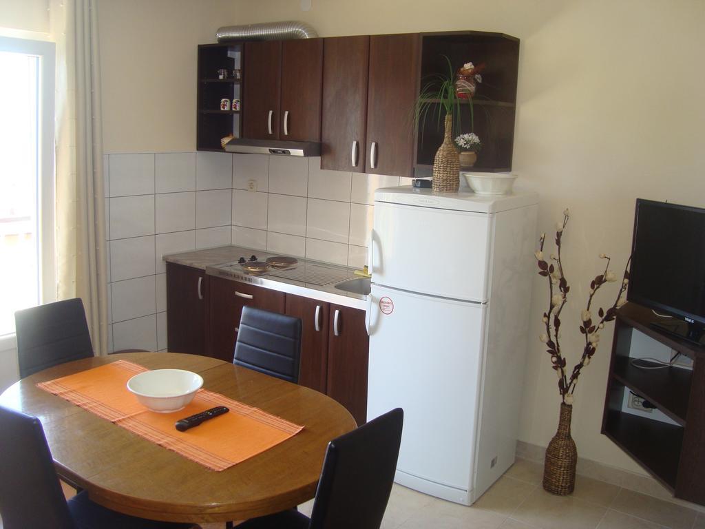 Apartments Roncevic #Joko# Gradac  Room photo
